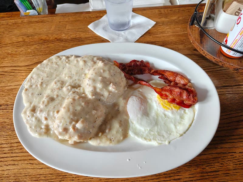 A hearty diner breakfast plate at Vintage Cafe